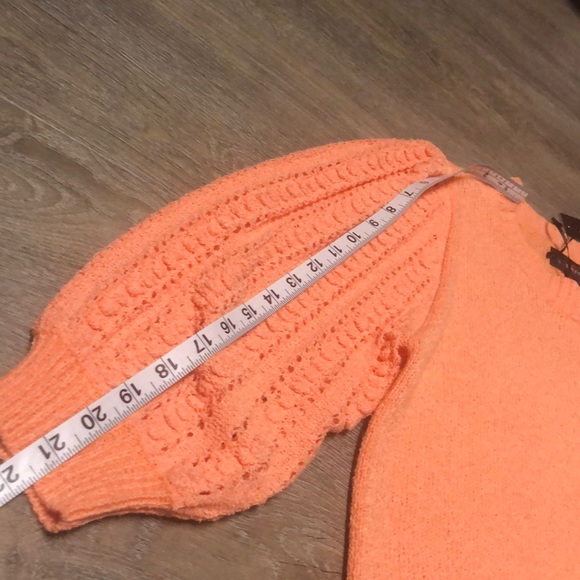 Brand🆕❤️🔥❤️ LOVE AT FIRST FIND knit top. - Picture 9 of 9